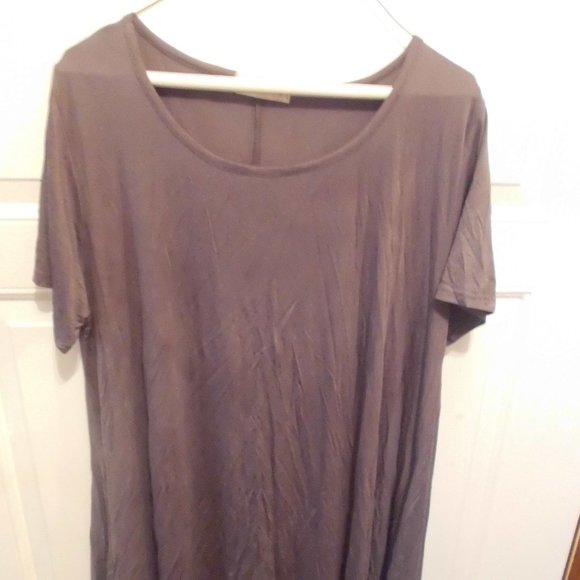 Larace Tops - Larace tunic t-shirts. With Flow and Comfort